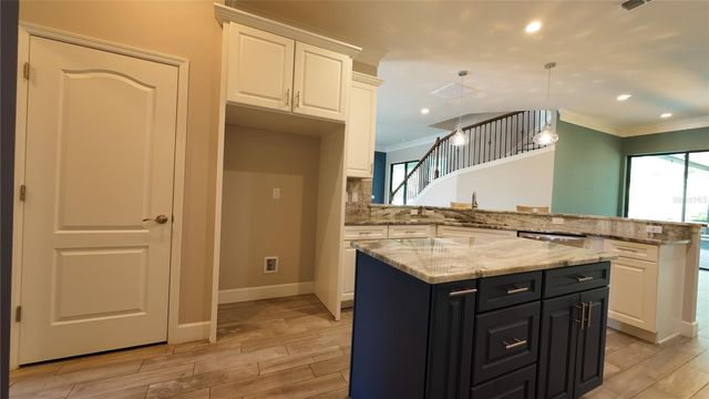 2120 SOUTHERN OAKS LANE, Lakeland, FL 33813