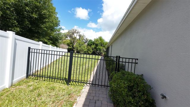 2120 SOUTHERN OAKS LANE, Lakeland, FL 33813