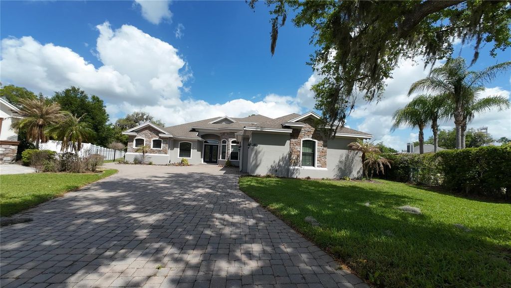 2120 SOUTHERN OAKS LANE, Lakeland, FL 33813
