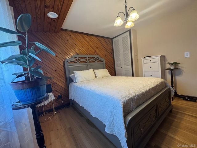 98 W 8th Street, Deer Park, NY 11729