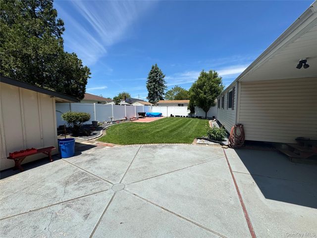 98 W 8th Street, Deer Park, NY 11729