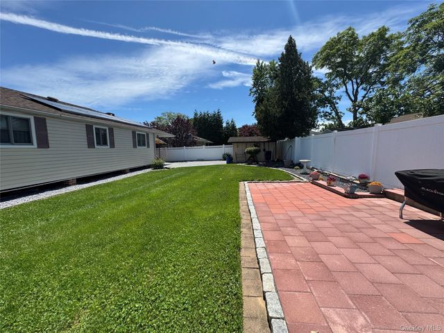 98 W 8th Street, Deer Park, NY 11729