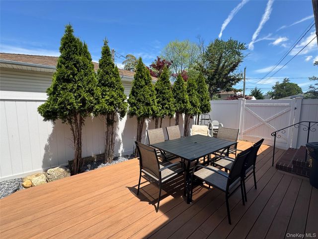 98 W 8th Street, Deer Park, NY 11729