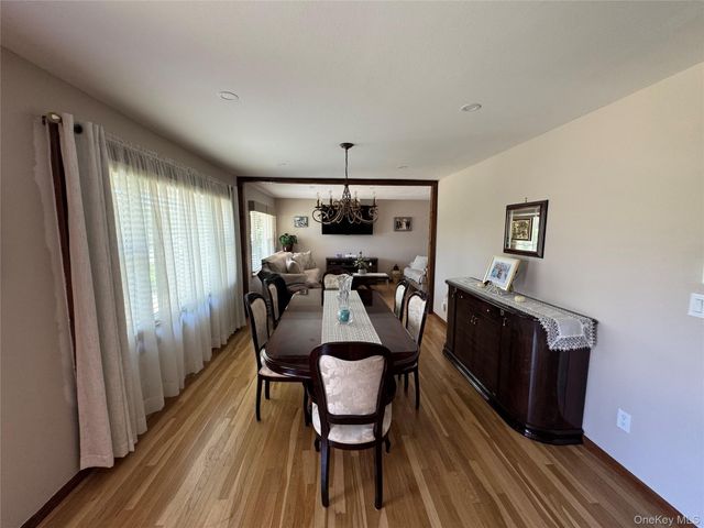 98 W 8th Street, Deer Park, NY 11729
