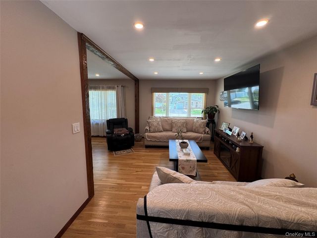 98 W 8th Street, Deer Park, NY 11729