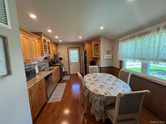 98 W 8th Street, Deer Park, NY 11729