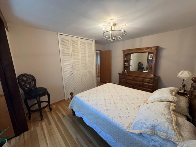 98 W 8th Street, Deer Park, NY 11729