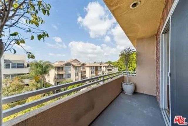 1508 Greenfield Avenue 307, Los Angeles, CA 90025