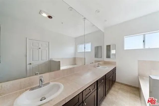 1508 Greenfield Avenue 307, Los Angeles, CA 90025