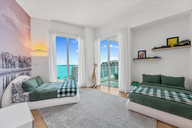 900 Brickell Key Blvd 1604, Miami, FL 33131