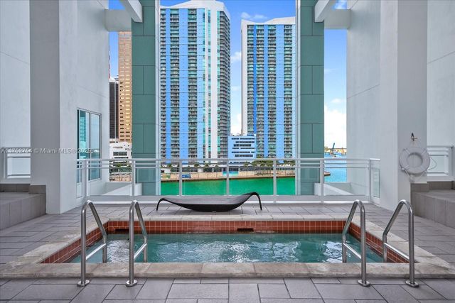 900 Brickell Key Blvd 1604, Miami, FL 33131