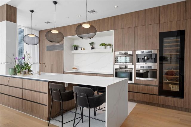 900 Brickell Key Blvd 1604, Miami, FL 33131