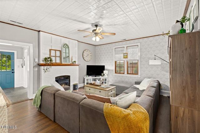 108 West 11th Avenue, Johnson City, TN 37604