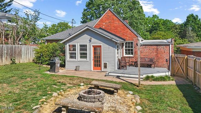 108 West 11th Avenue, Johnson City, TN 37604