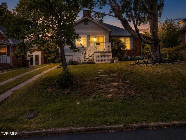 108 West 11th Avenue, Johnson City, TN 37604