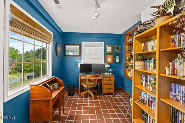 108 West 11th Avenue, Johnson City, TN 37604
