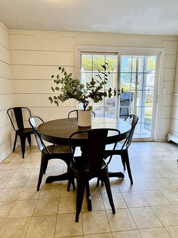 44 Angell St 44, Mansfield, MA 02048