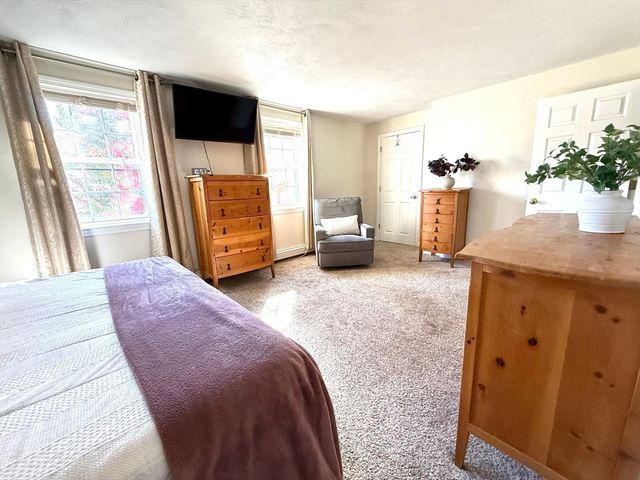 44 Angell St 44, Mansfield, MA 02048