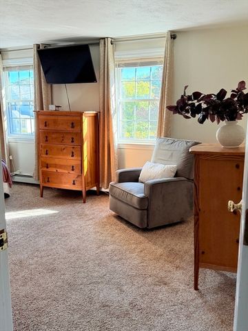 44 Angell St 44, Mansfield, MA 02048