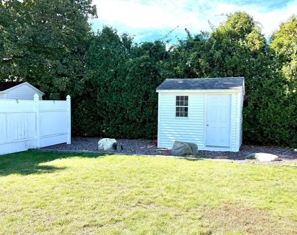 44 Angell St 44, Mansfield, MA 02048