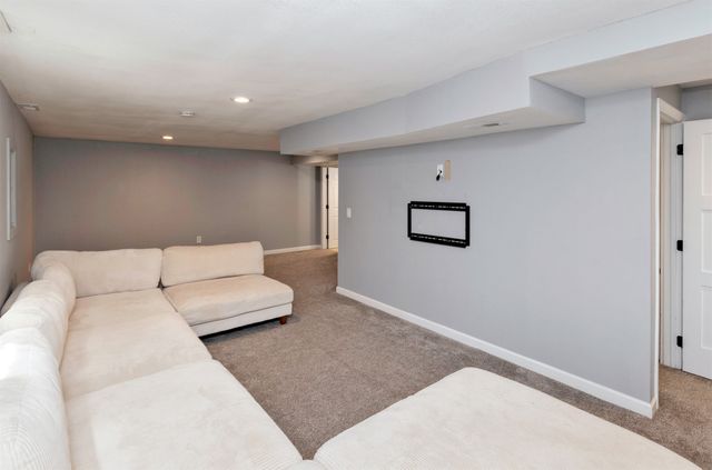 8434 Long Meadow Lane, Johnston, IA 50131