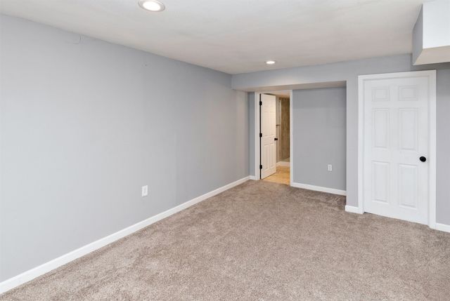 8434 Long Meadow Lane, Johnston, IA 50131