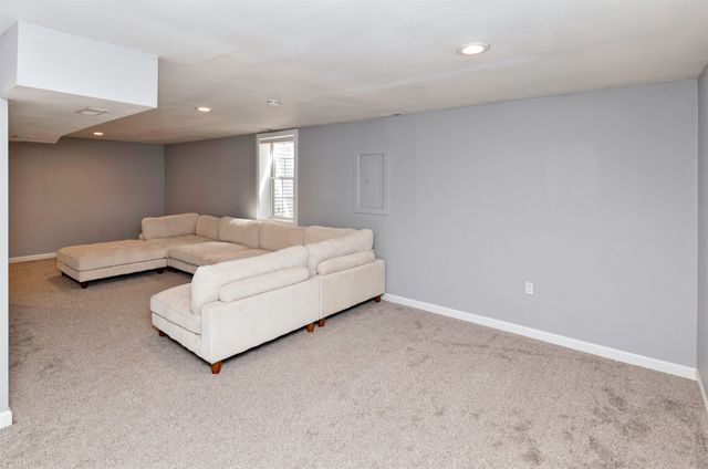 8434 Long Meadow Lane, Johnston, IA 50131