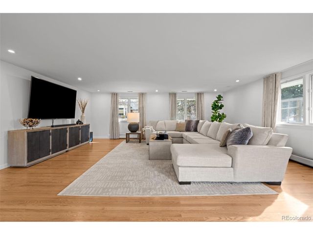 3901 S Dexter St, Cherry Hills Village, CO 80113