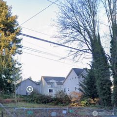 1724 N 107th Street, Seattle, WA 98117