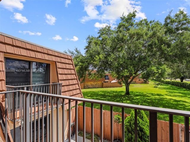 2532 Camelot Ct, Cooper City, FL 33026