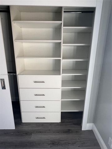 2532 Camelot Ct, Cooper City, FL 33026