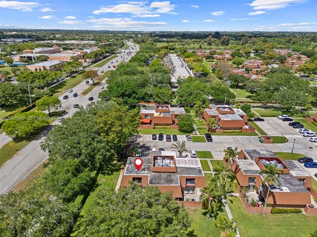 2532 Camelot Ct, Cooper City, FL 33026