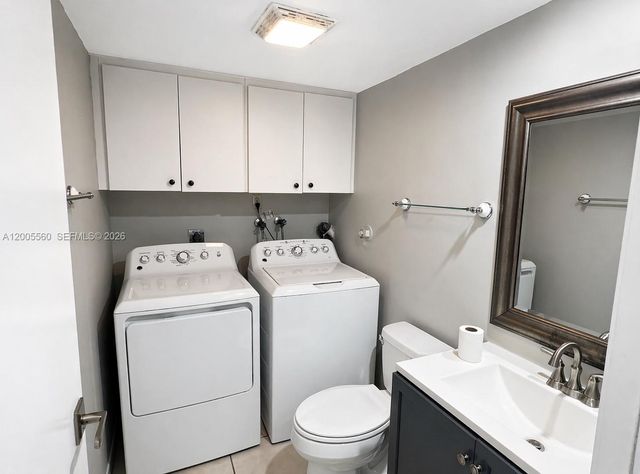 2532 Camelot Ct, Cooper City, FL 33026