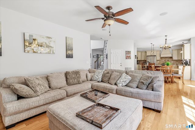 42 Madalyn Lane, Southington, CT 06489