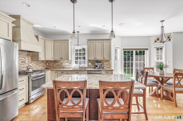 42 Madalyn Lane, Southington, CT 06489