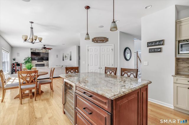 42 Madalyn Lane, Southington, CT 06489