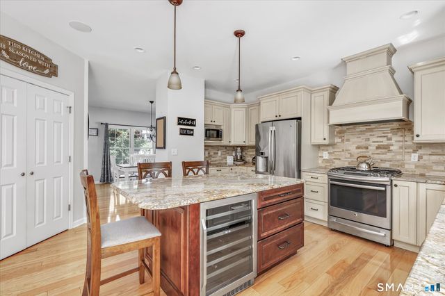 42 Madalyn Lane, Southington, CT 06489
