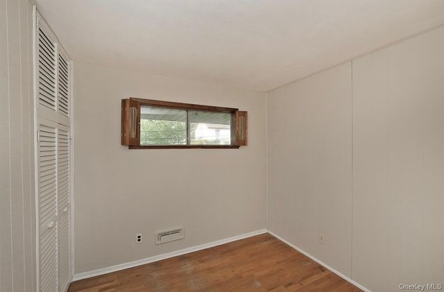 5 Pebble Lane, South Huntington, NY 11746