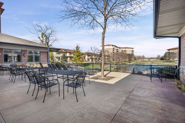 40 PRAIRIE PARK Drive 608, Wheeling, IL 60090