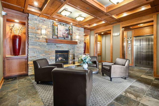 40 PRAIRIE PARK Drive 608, Wheeling, IL 60090