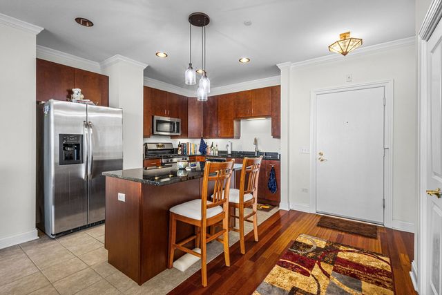 40 PRAIRIE PARK Drive 608, Wheeling, IL 60090