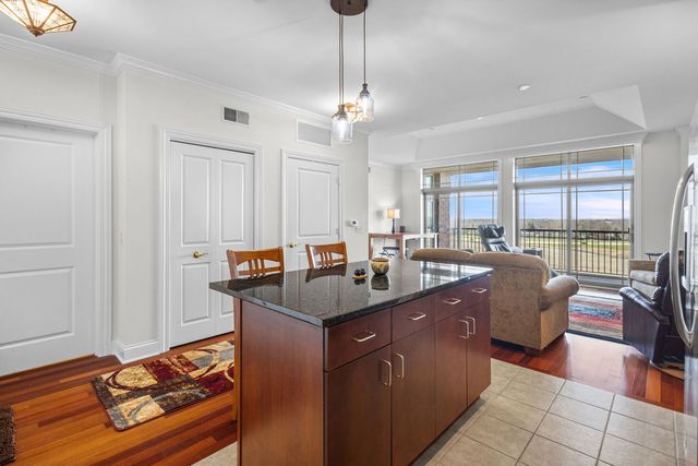 40 PRAIRIE PARK Drive 608, Wheeling, IL 60090