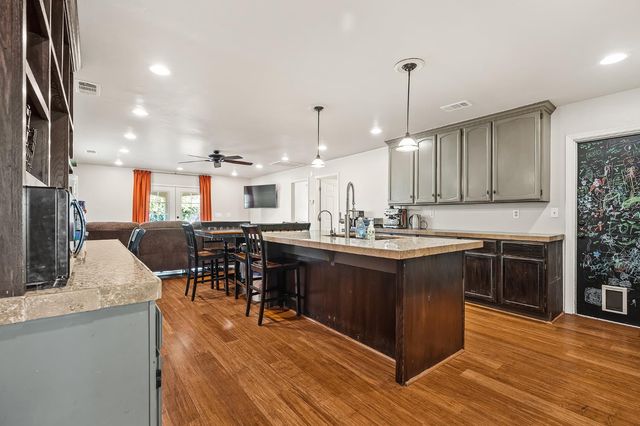 4736 N Vagedes Avenue, Fresno, CA 93705