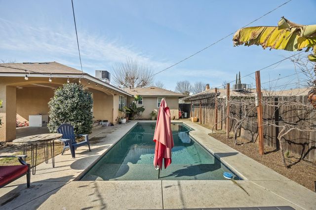 4736 N Vagedes Avenue, Fresno, CA 93705