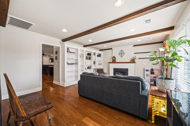 4736 N Vagedes Avenue, Fresno, CA 93705