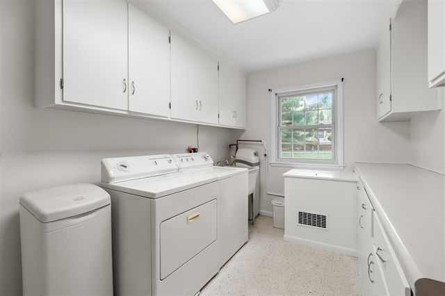 8239 W Long Lake Drive, Kalamazoo, MI 49048