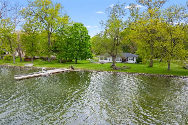 8239 W Long Lake Drive, Kalamazoo, MI 49048