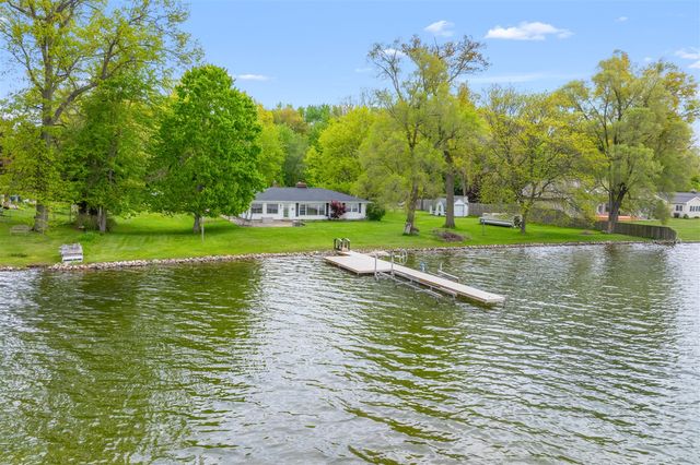 8239 W Long Lake Drive, Kalamazoo, MI 49048