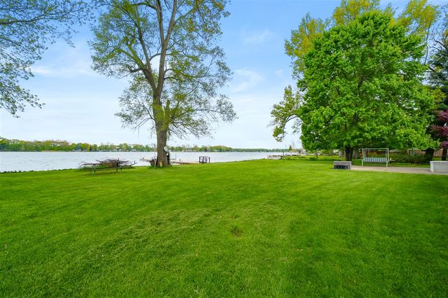 8239 W Long Lake Drive, Kalamazoo, MI 49048