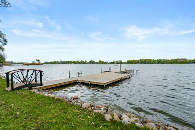 8239 W Long Lake Drive, Kalamazoo, MI 49048